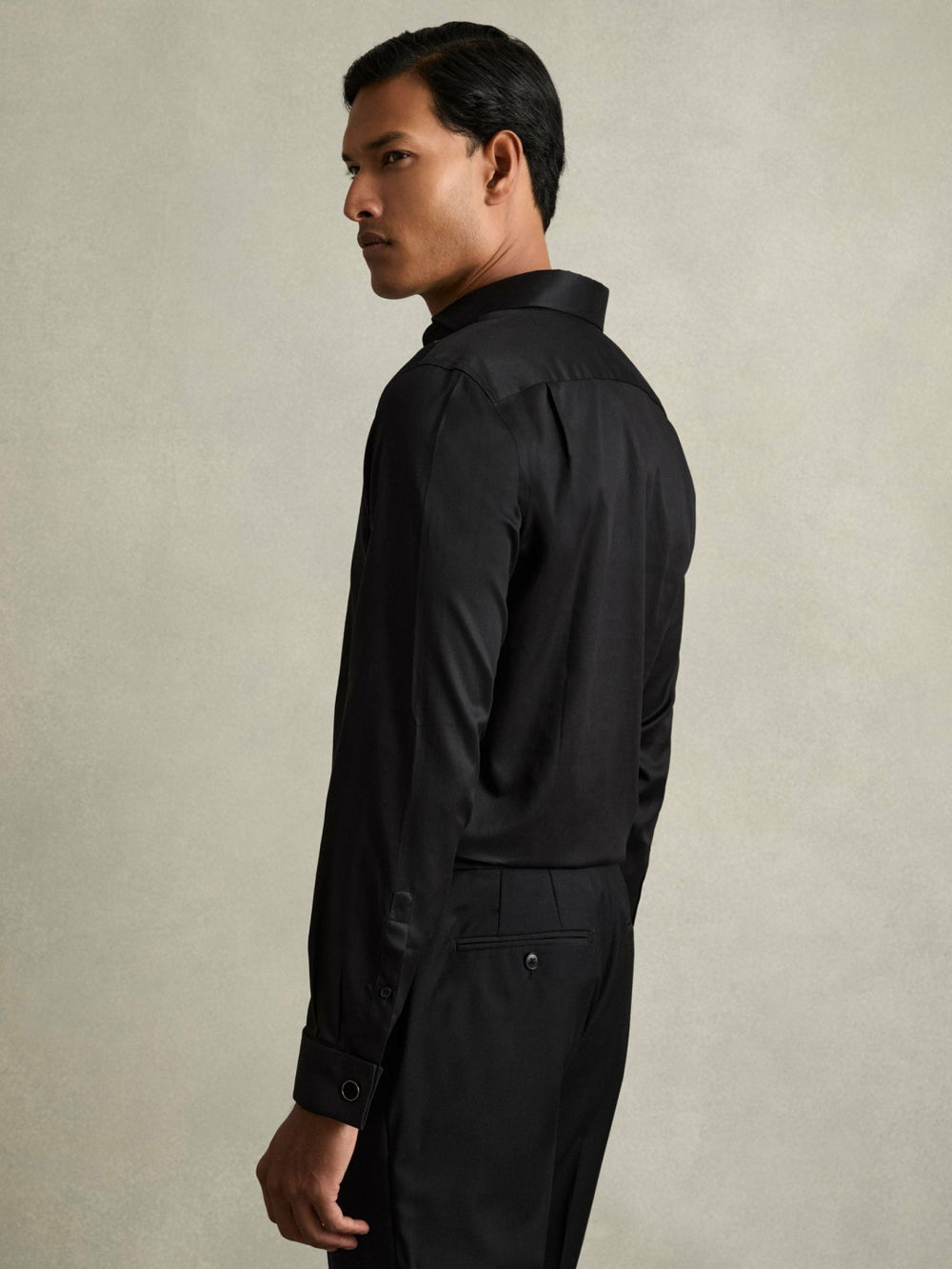 Men Regular Fit Slim-Fit Cotton Double-Cuff Shirt in Black