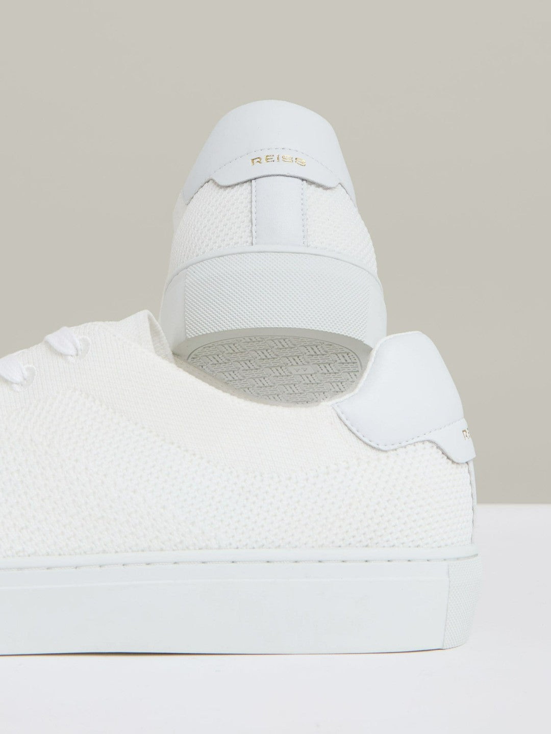 Men Knitted Low-Top Trainers in White