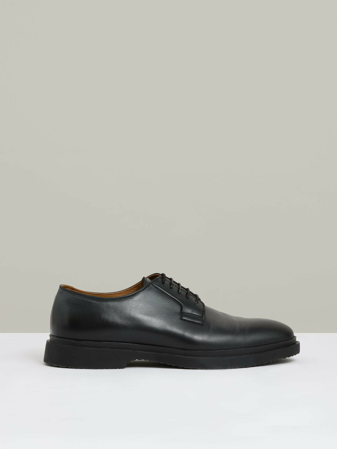 Men Leather Lace-Up Derby Shoes in Black