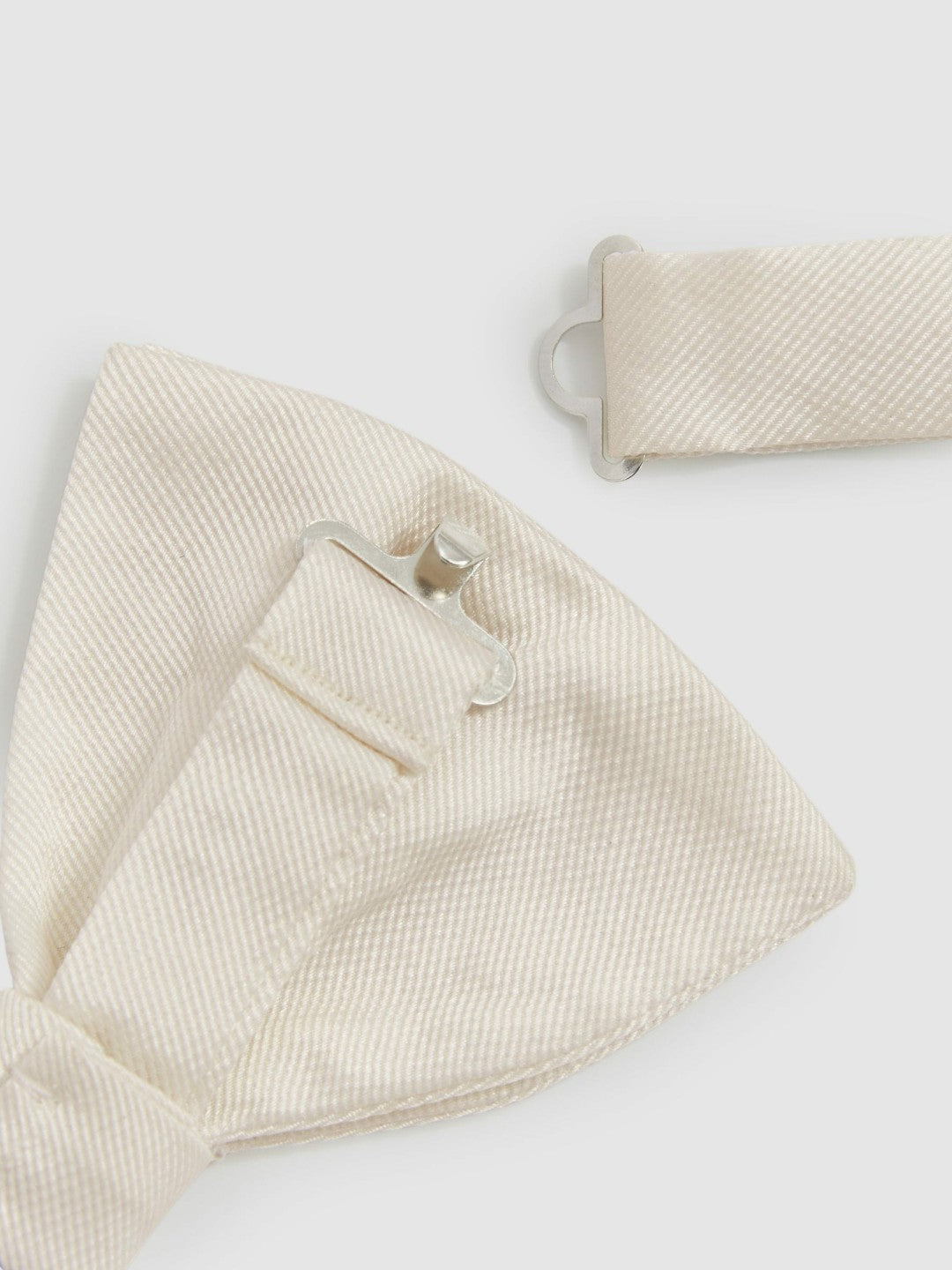 Men Tie in Light Ivory