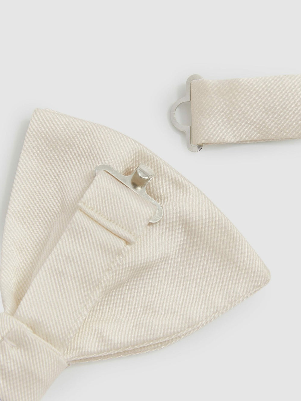 Men Tie in Light Ivory