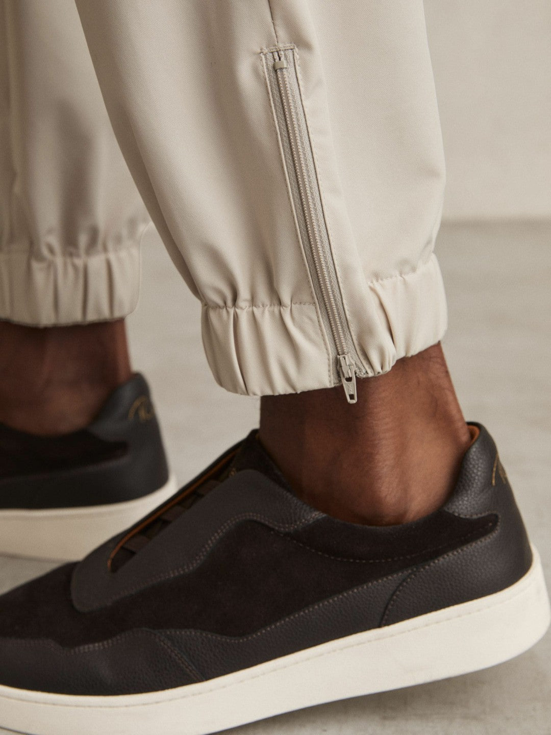 Men Drawstring Technical Cuffed Trousers in Stone