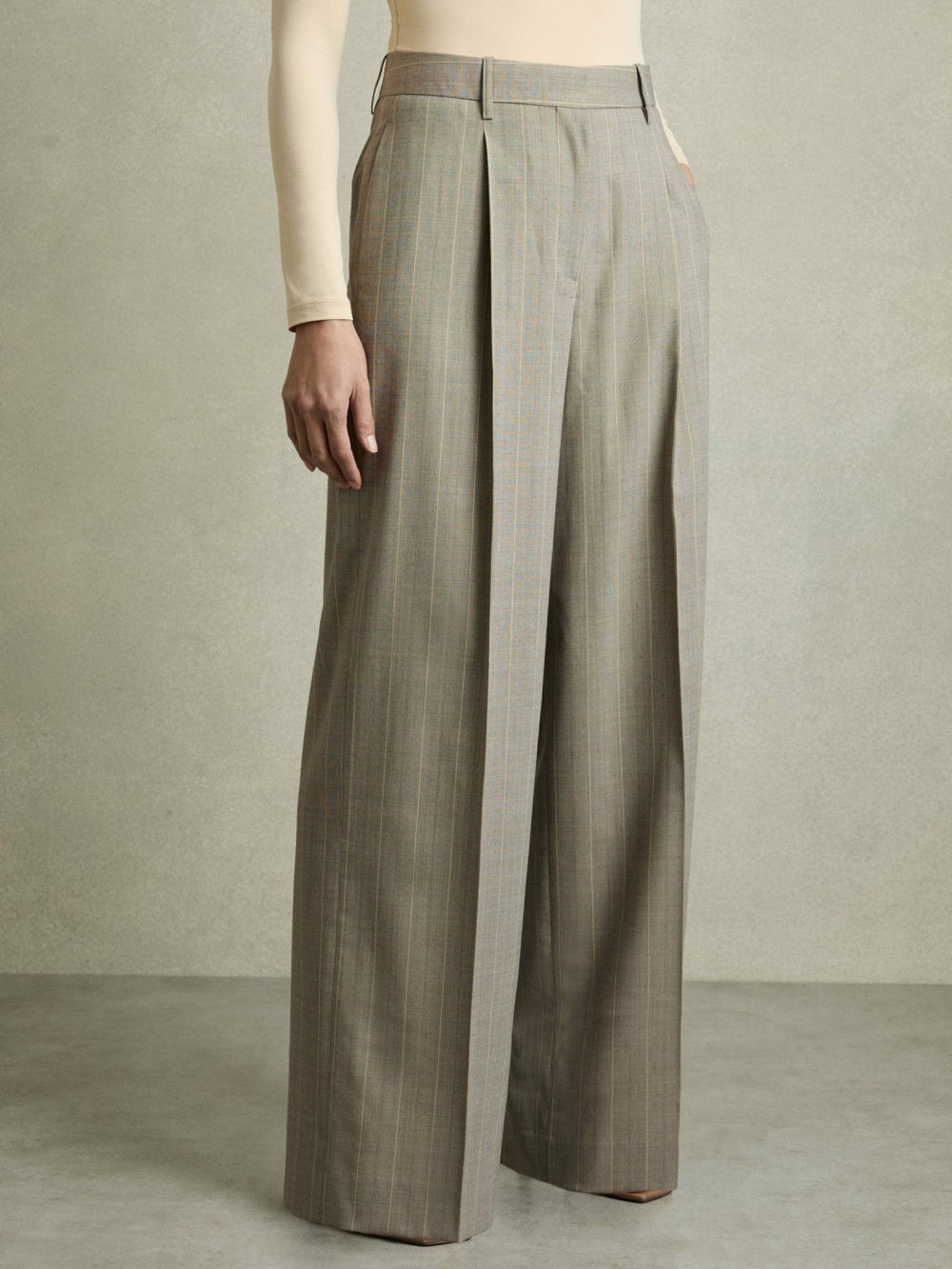 Women Wool-Blend Wide-Leg Pinstripe Trousers in Grey