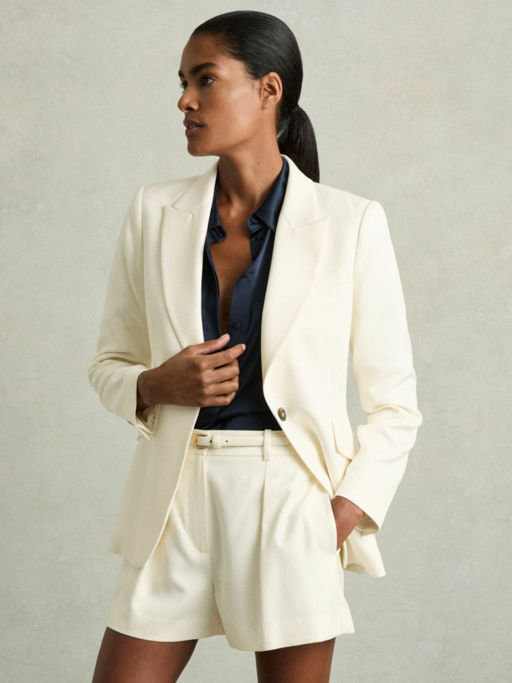 Women Single-Pleat Tailored Shorts in Cream