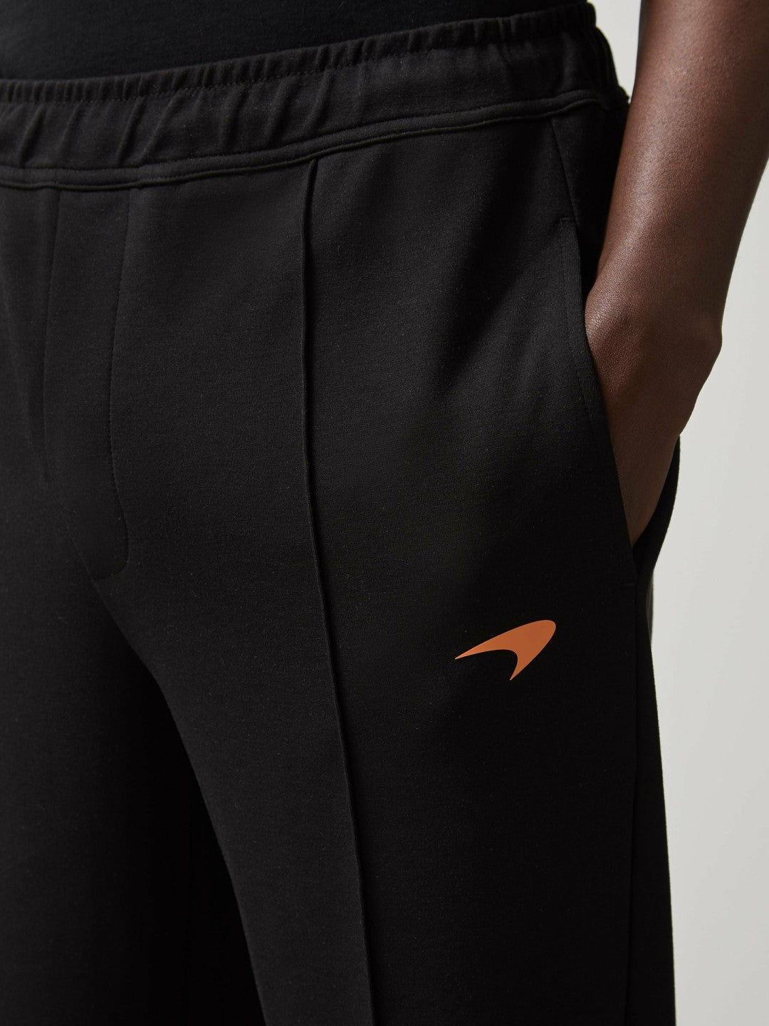 Men McLaren F1 Team Interlock Joggers in Black