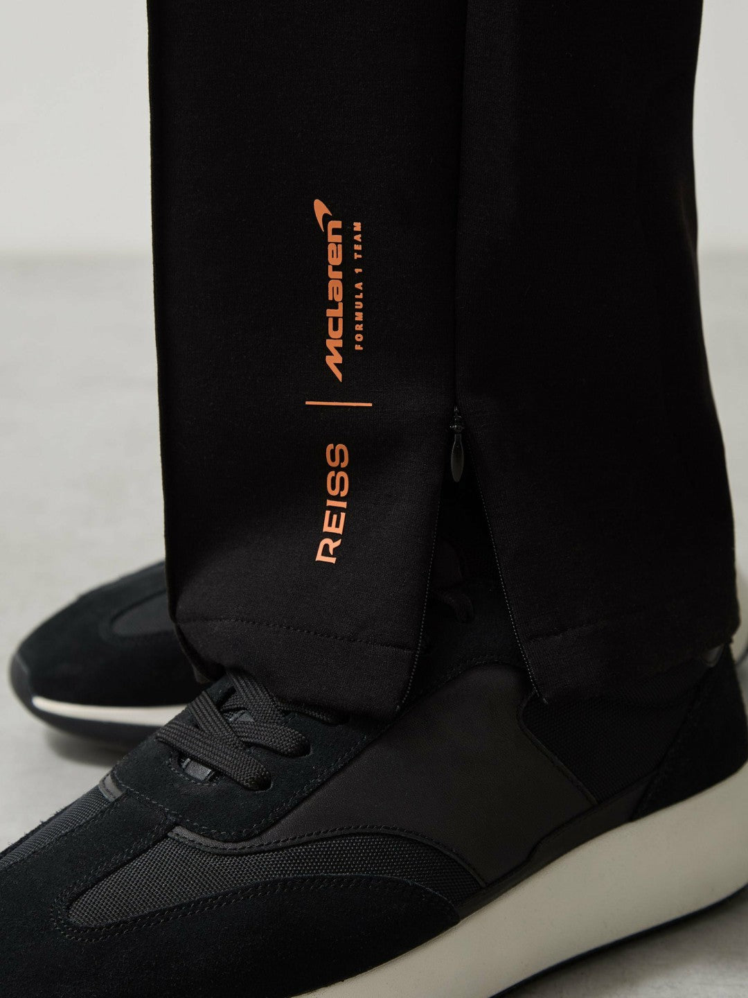 Men McLaren F1 Team Interlock Joggers in Black