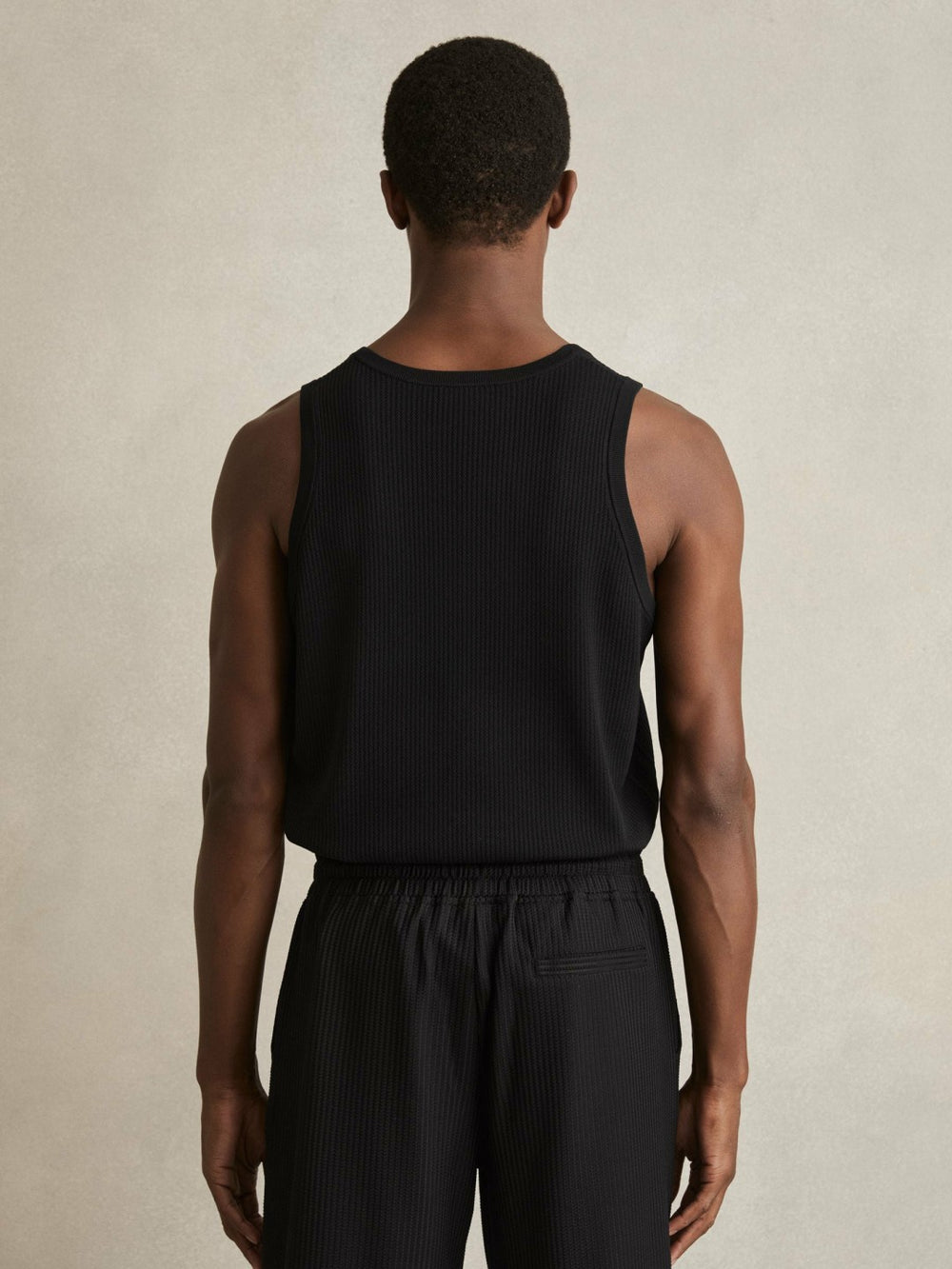 Men Textured Crew Neck Ribbed Vest in Black