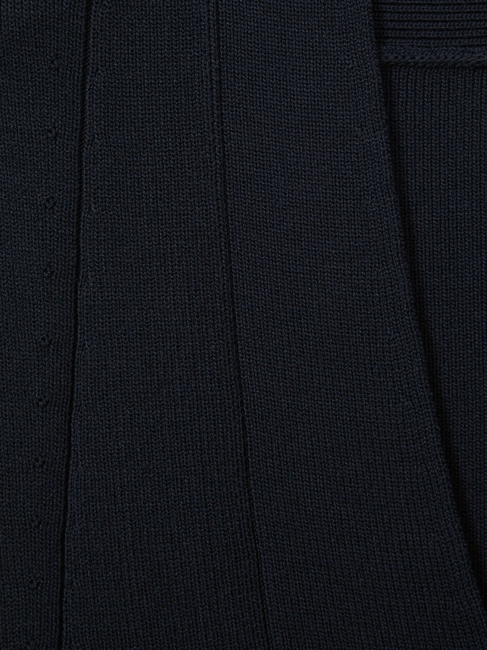 Women Knitted Sleeveless V-Neck Vest in Navy