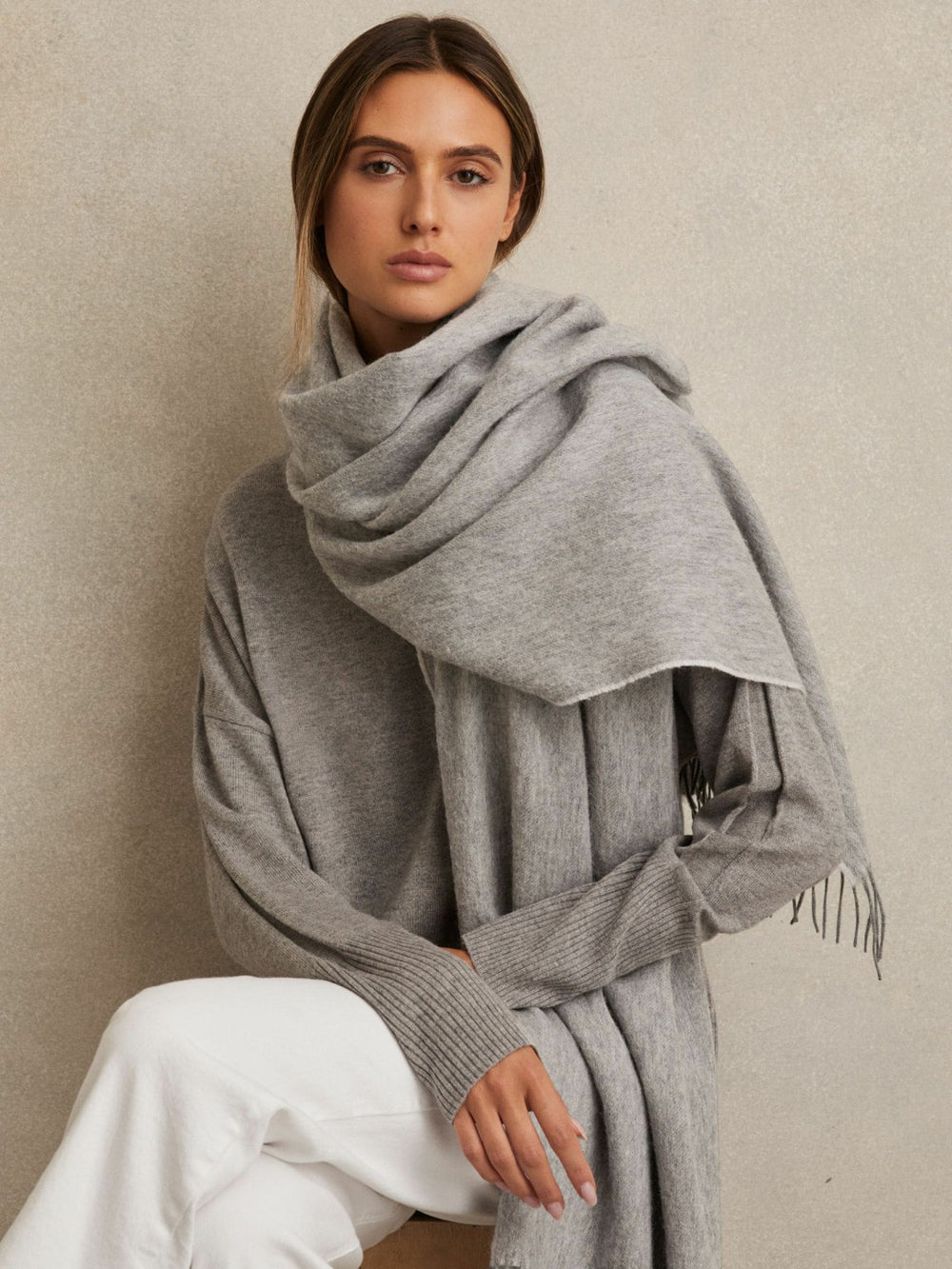 Women Wool-Cashmere Scarf in Soft Grey