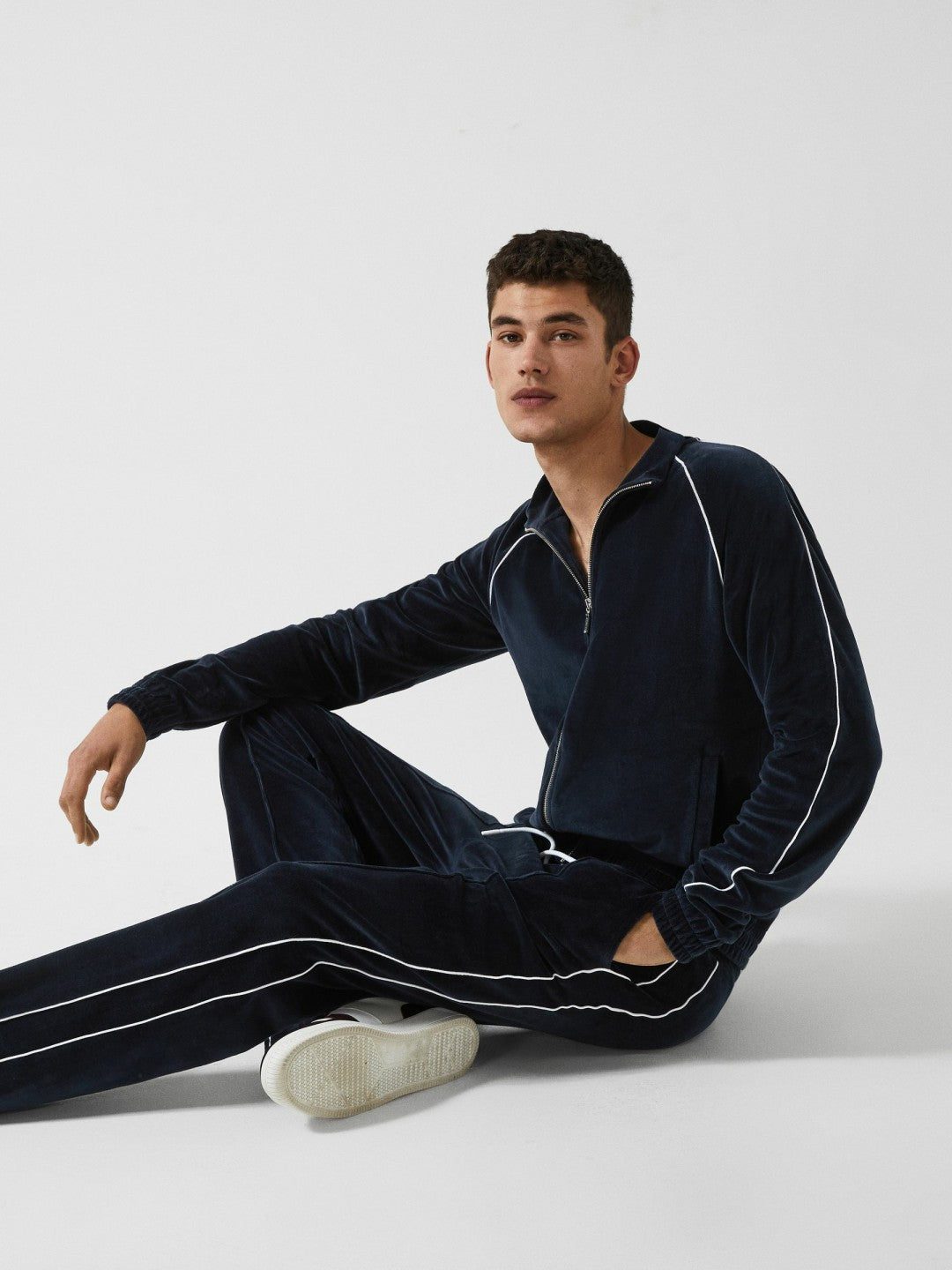 Men Velour Jogger With Piping in Navy