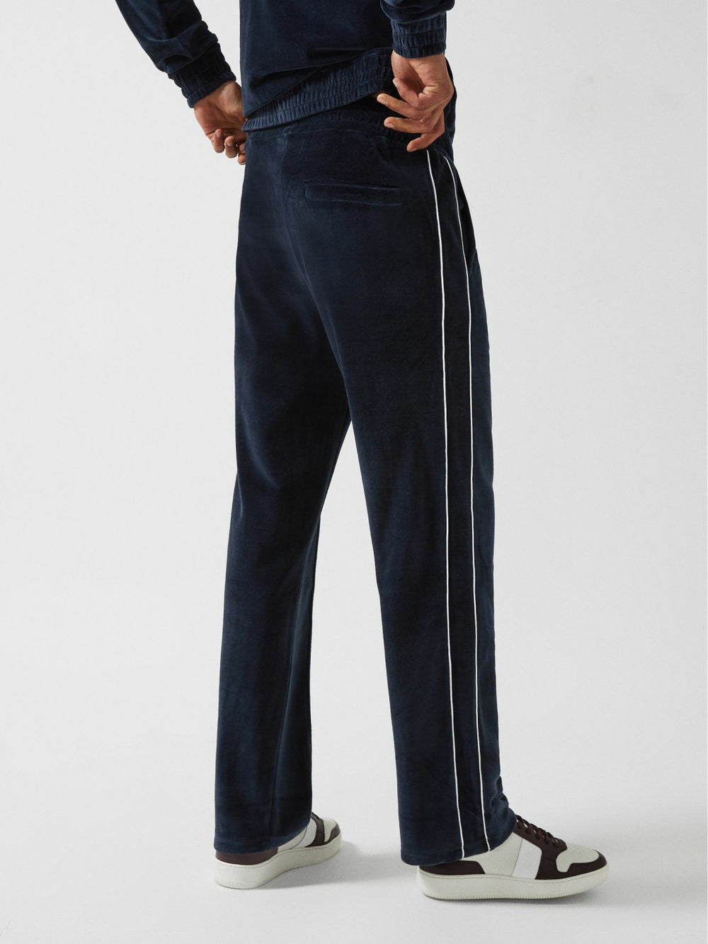 Men Velour Jogger With Piping in Navy