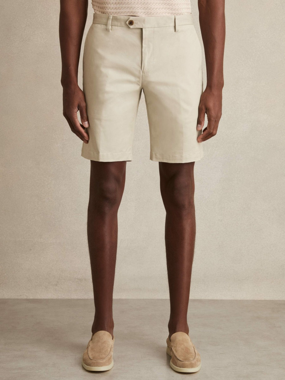 Men Cotton Chino Shorts With Stretch in Stone