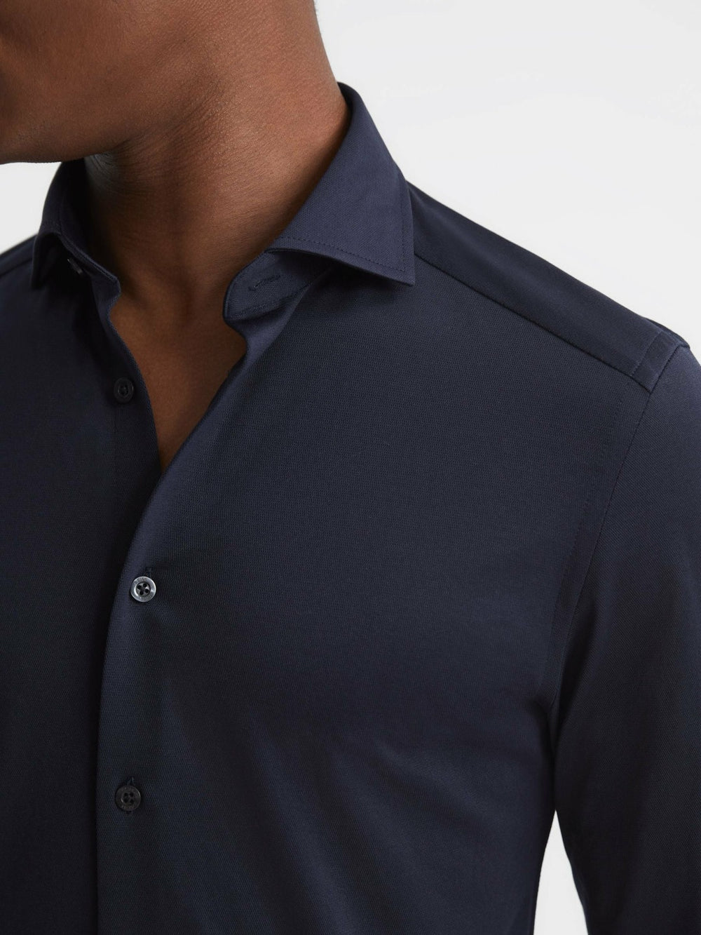 Men Cotton-Blend Jersey Cutaway-Collar Shirt in Navy