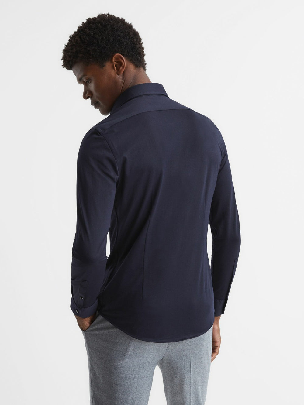 Men Cotton-Blend Jersey Cutaway-Collar Shirt in Navy