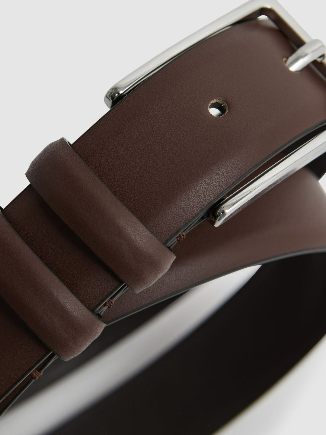 Men Smooth Leather Belt in Tan