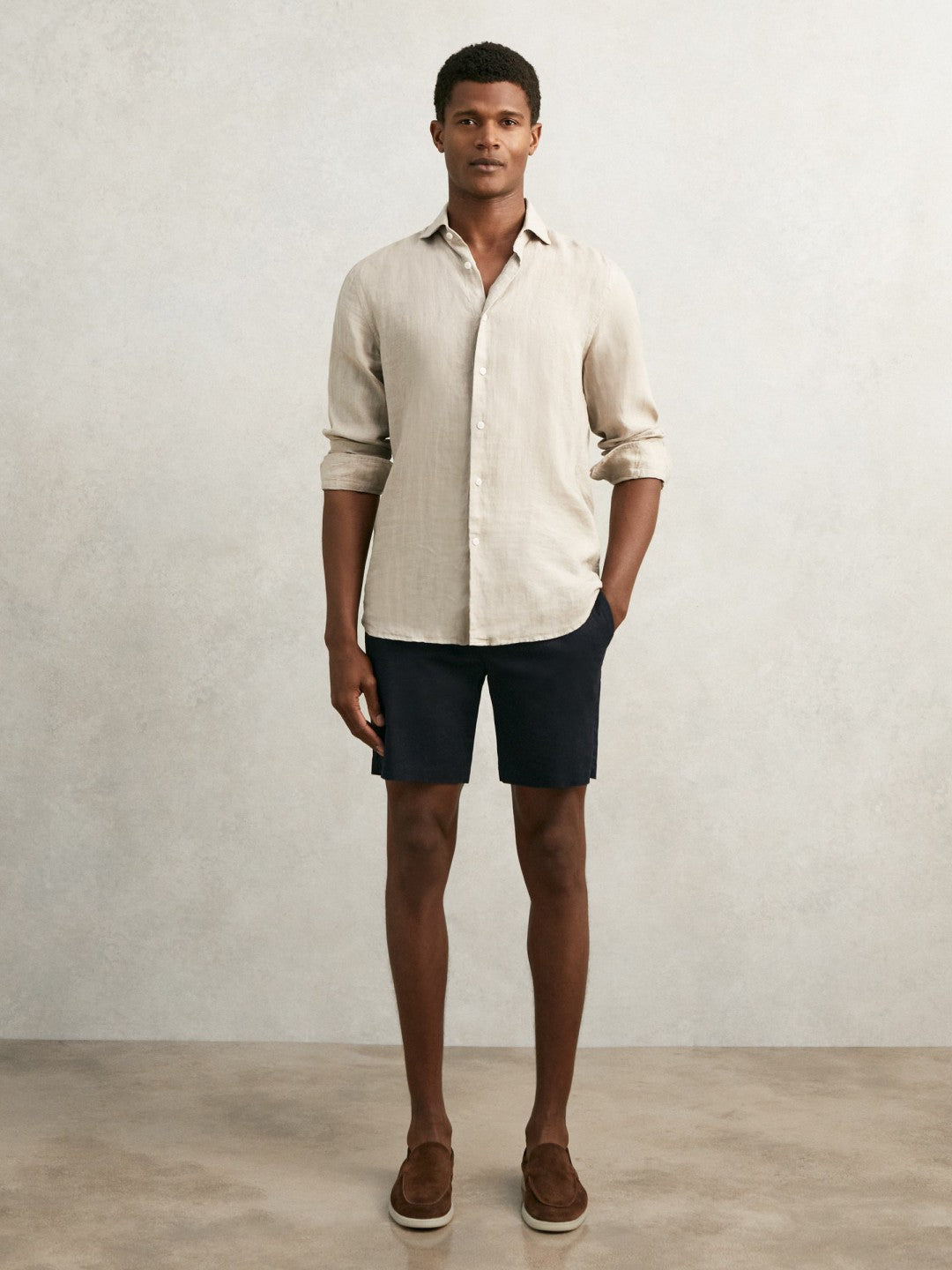 Men Short Length Casual Chino Shorts in Navy