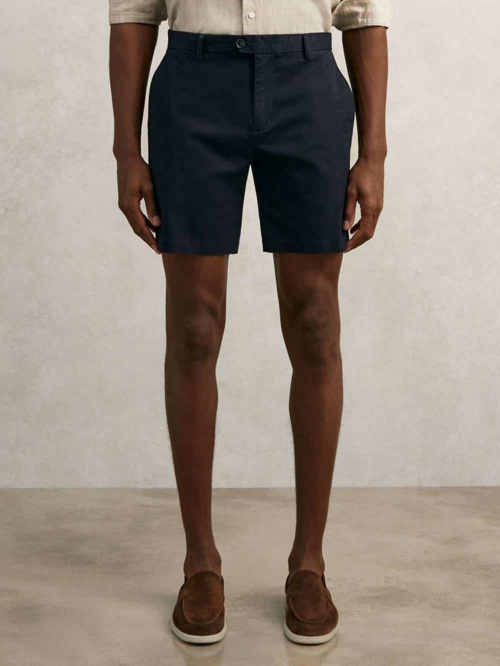 Men Short Length Casual Chino Shorts in Navy