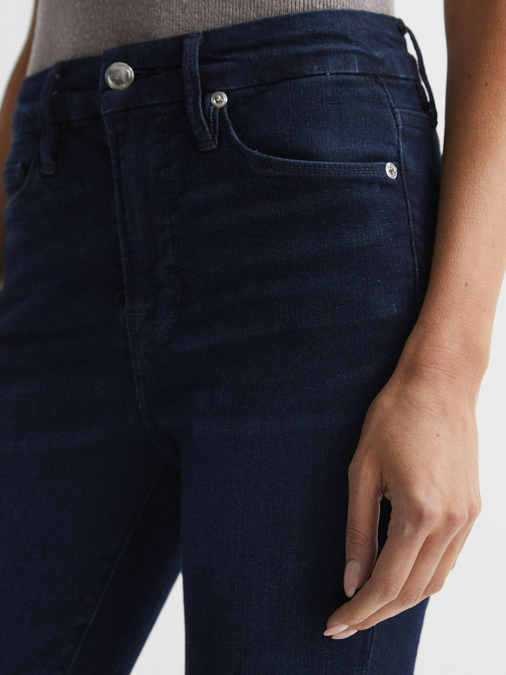 Women Good American Sculpting Skinny Jeans in Mid Blue