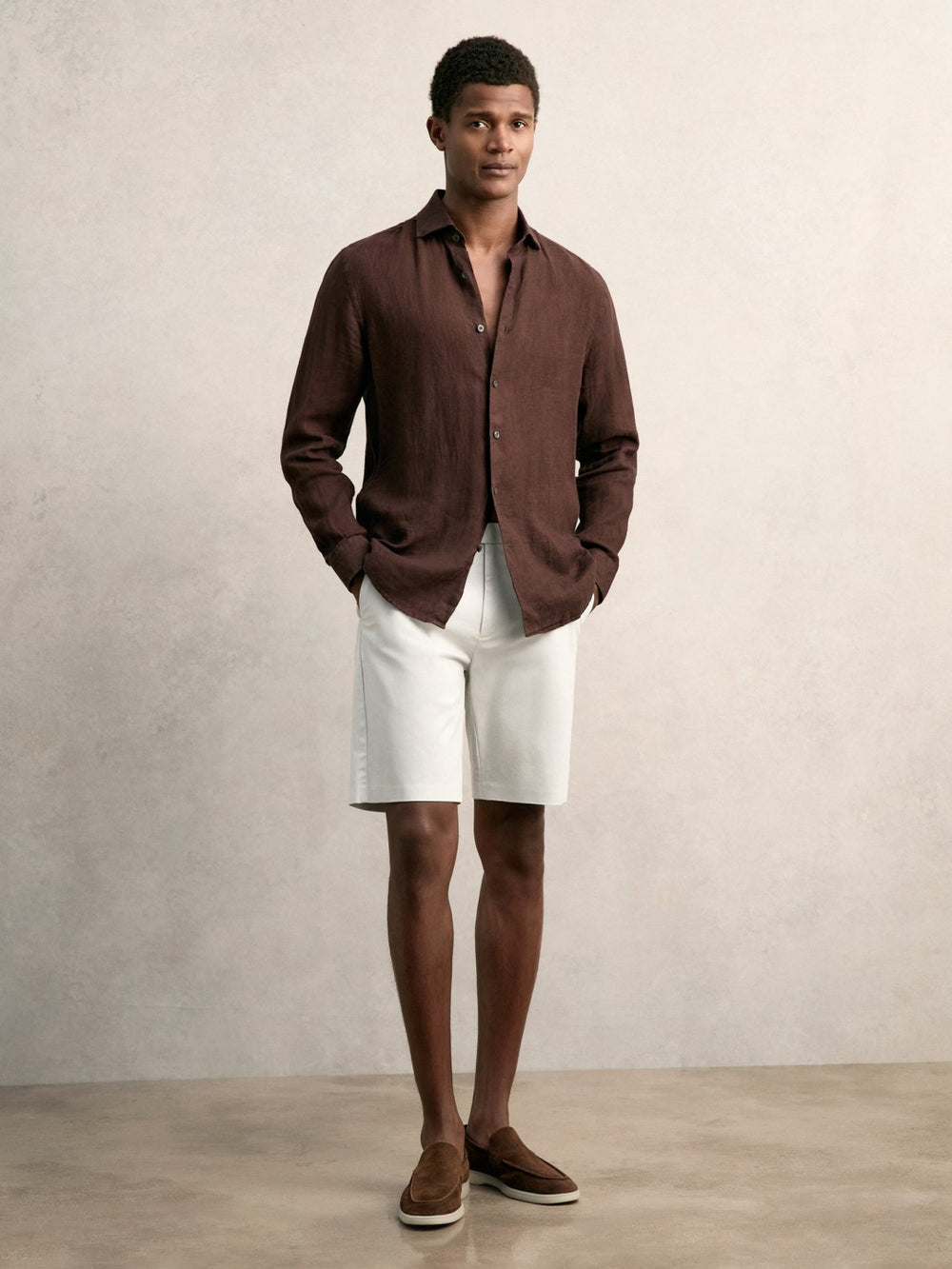 Men Cotton Chino Shorts with Stretch in Chalk