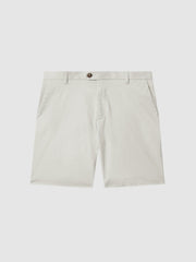 Men Cotton Chino Shorts with Stretch in Chalk