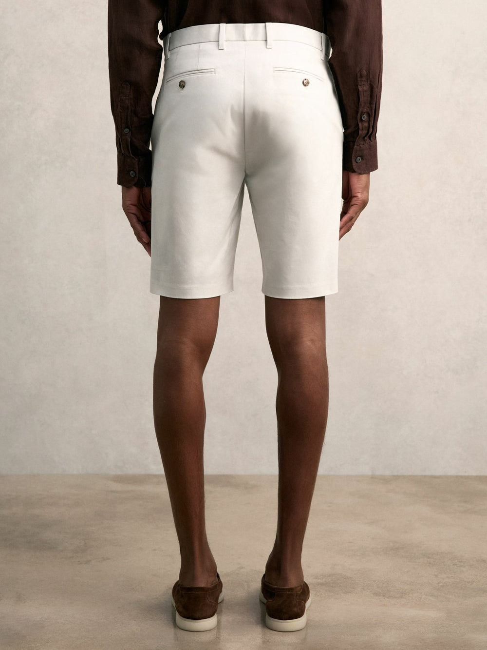 Men Cotton Chino Shorts with Stretch in Chalk