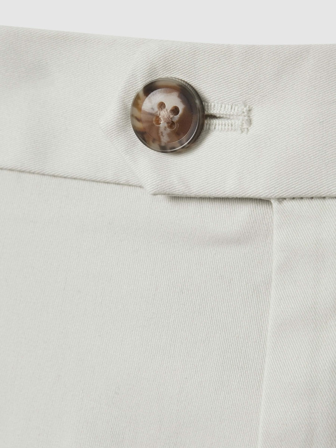 Men Cotton Chino Shorts with Stretch in Chalk