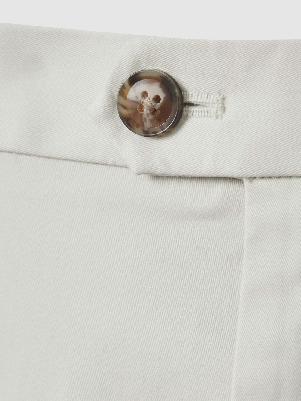 Men Cotton Chino Shorts with Stretch in Chalk