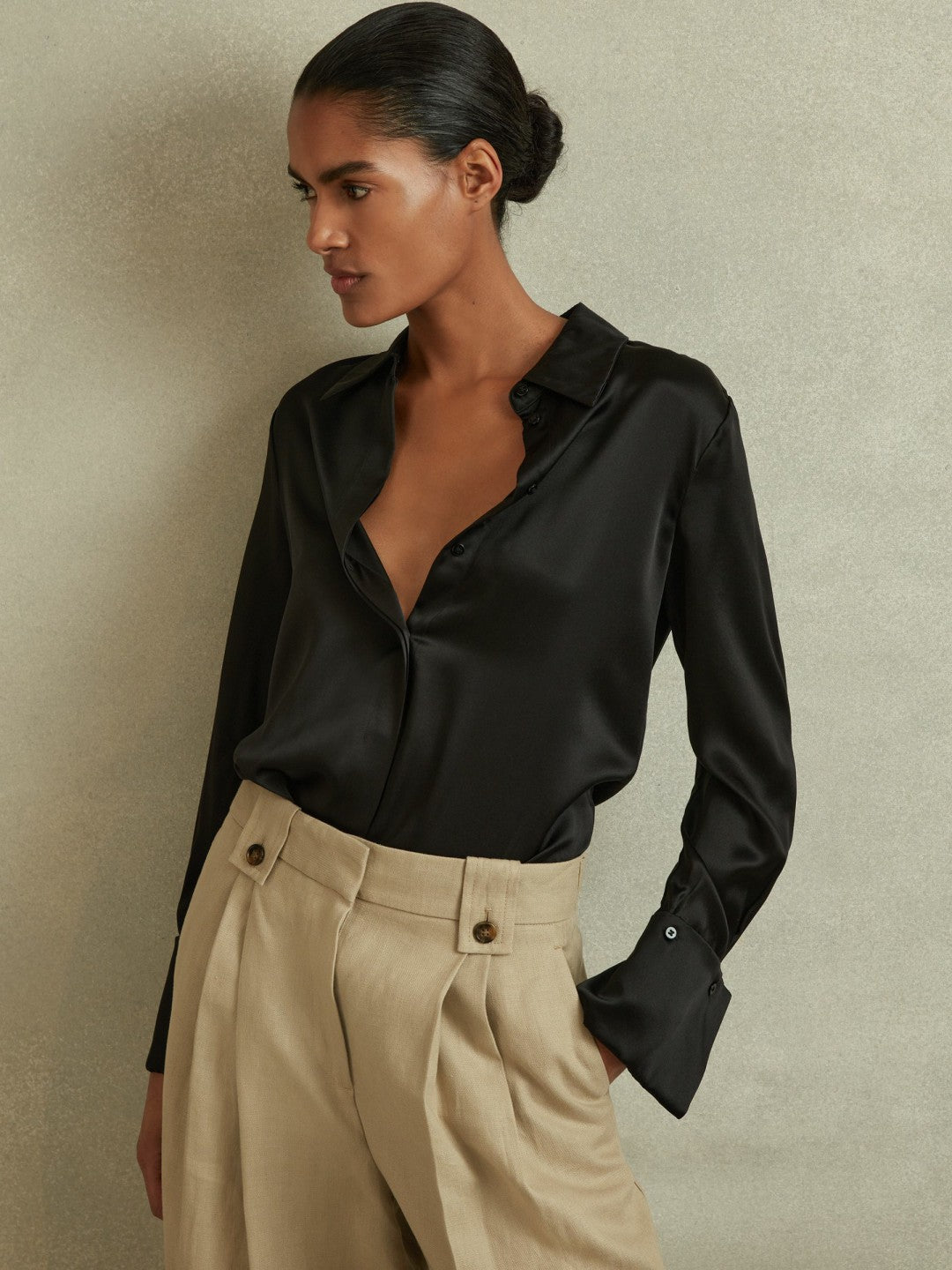 Women Petite Silk Double-Cuff Button-Through Shirt in Black