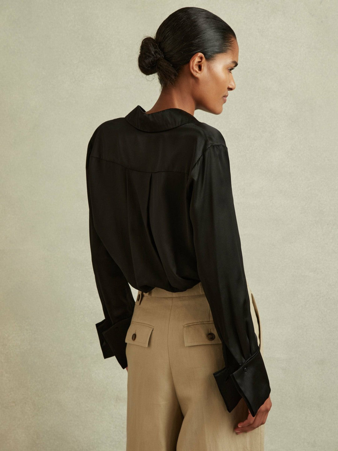 Women Petite Silk Double-Cuff Button-Through Shirt in Black