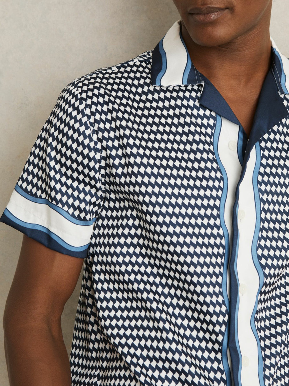 Men Geometric-Print Cuban-Collar Shirt in White/Navy