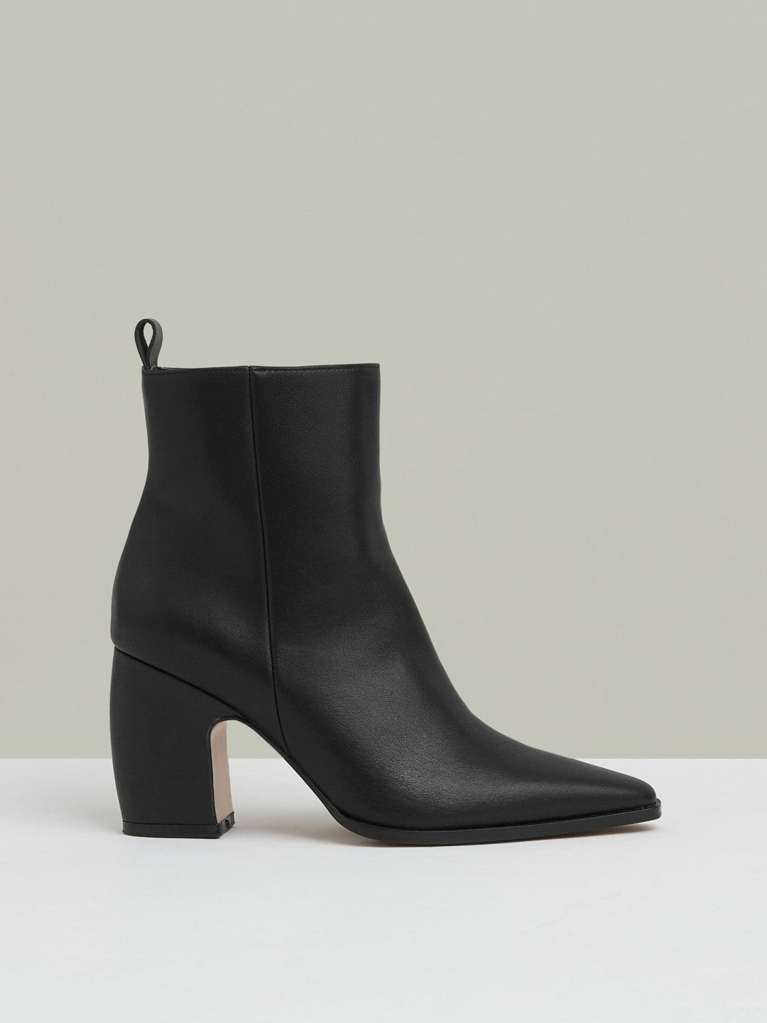 Women Leather Blocked Heel Ankle Boots in Black