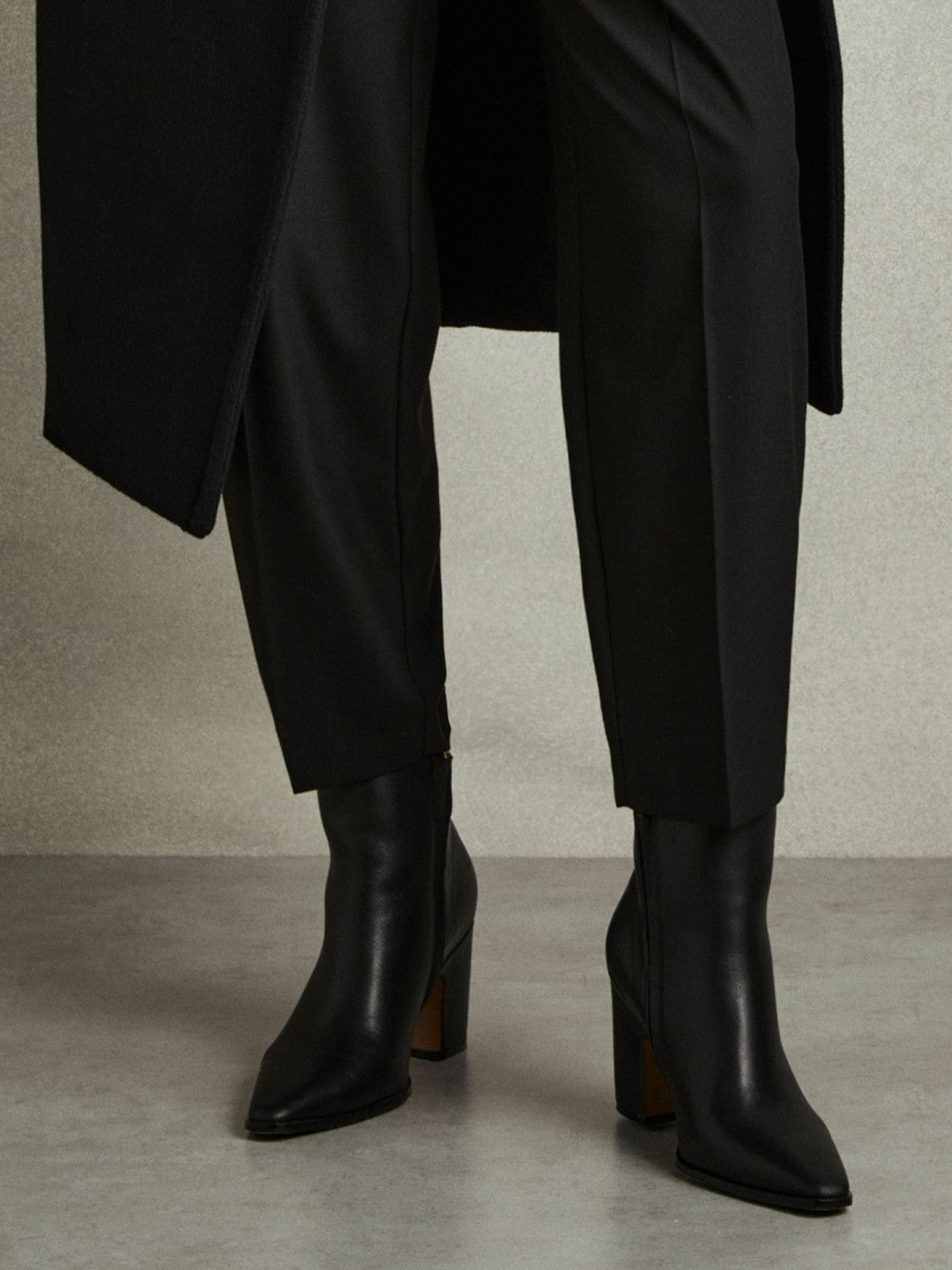 Women Leather Blocked Heel Ankle Boots in Black