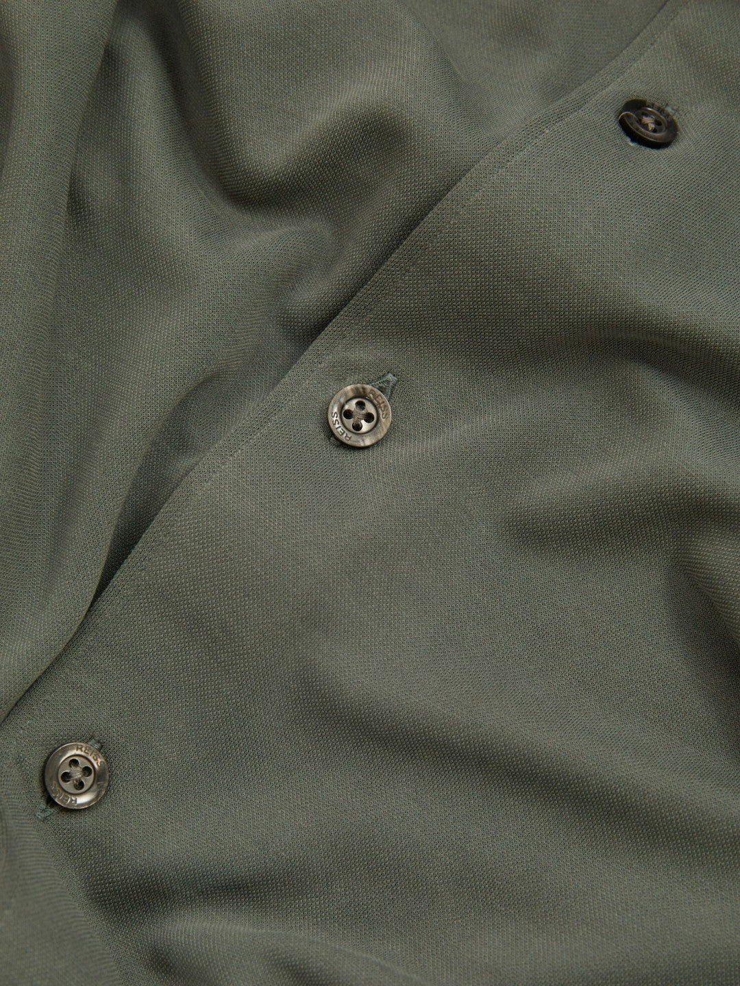 Men Modal Blend Cutaway Collar Shirt in Green Smoke