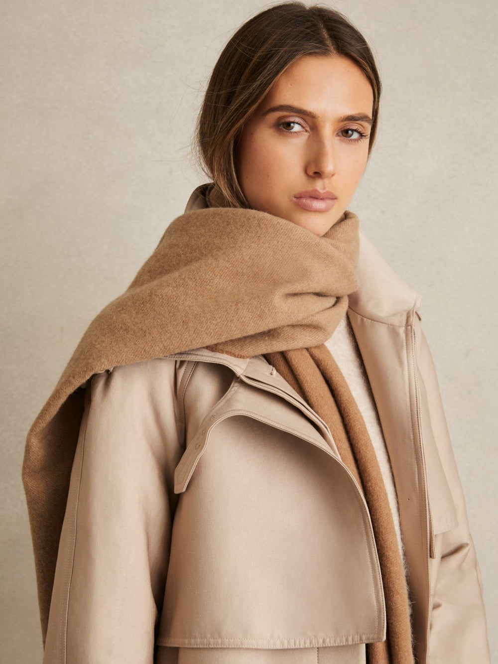 Women Wool-Cashmere Scarf in Biscuit