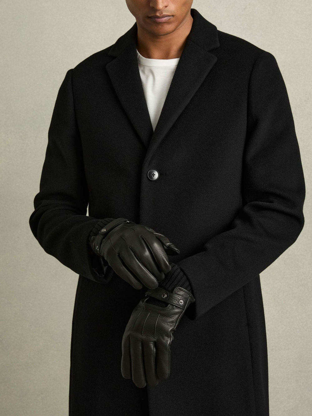 Men Leather Ribbed-Cuff Gloves in Black