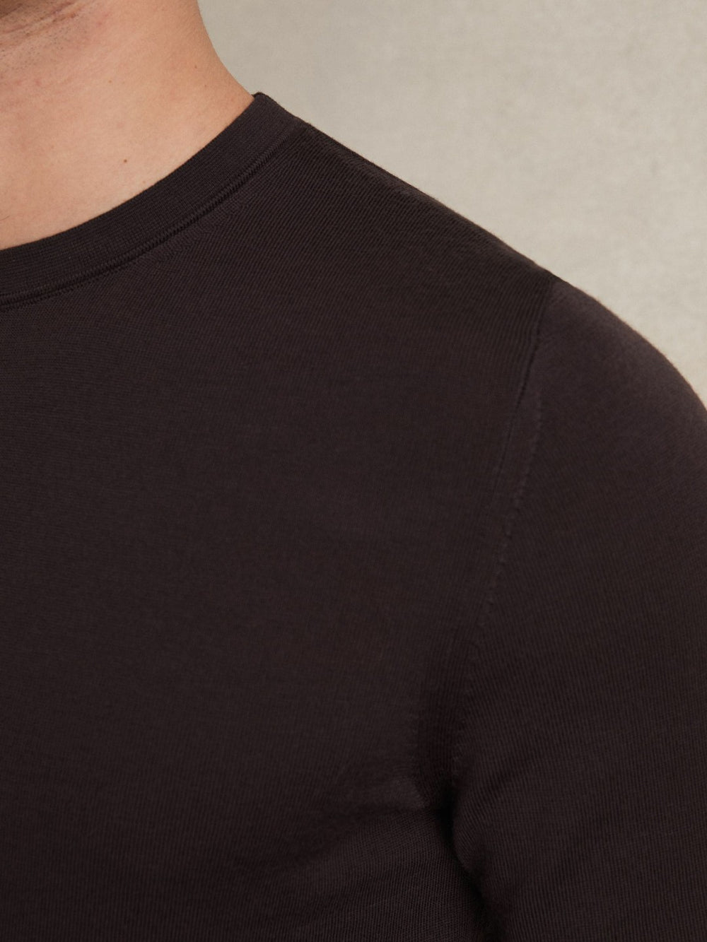 Men Merino Wool Crew Neck Jumper in Dark Bordeaux
