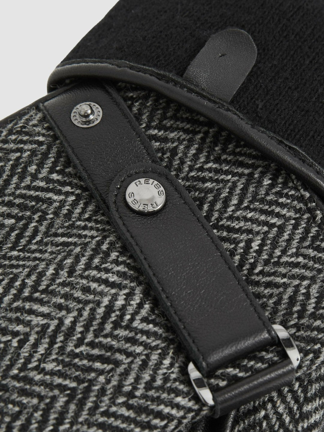 Men Leather And Wool-Blend Herringbone Gloves in Black