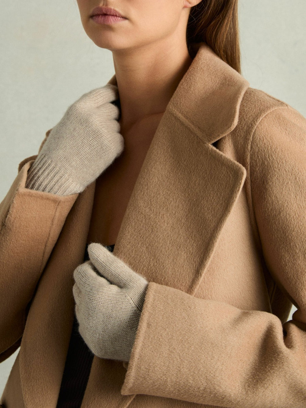 Women Wool Blend Tipped Gloves in Taupe