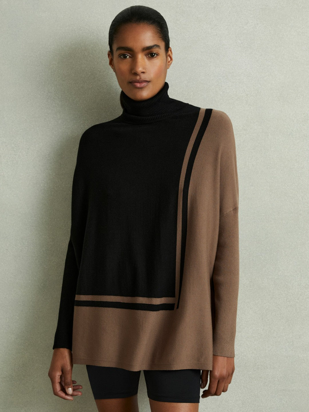 Women Colourblock Roll Neck Split Hem Jumper in Black/Mink