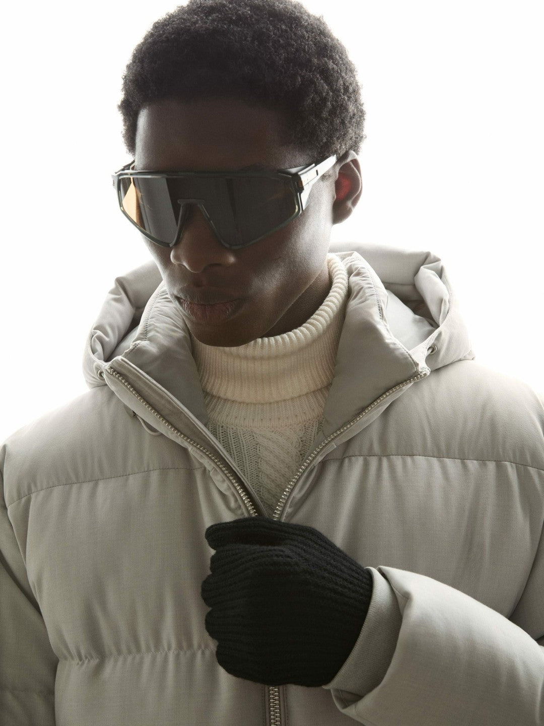 Men Ribbed-Merino Touchscreen Gloves in Black