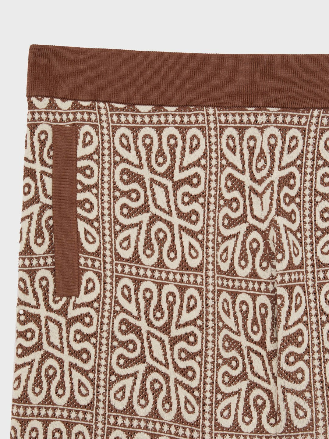 Men Tile Pattern Knit Shorts in Brown/White