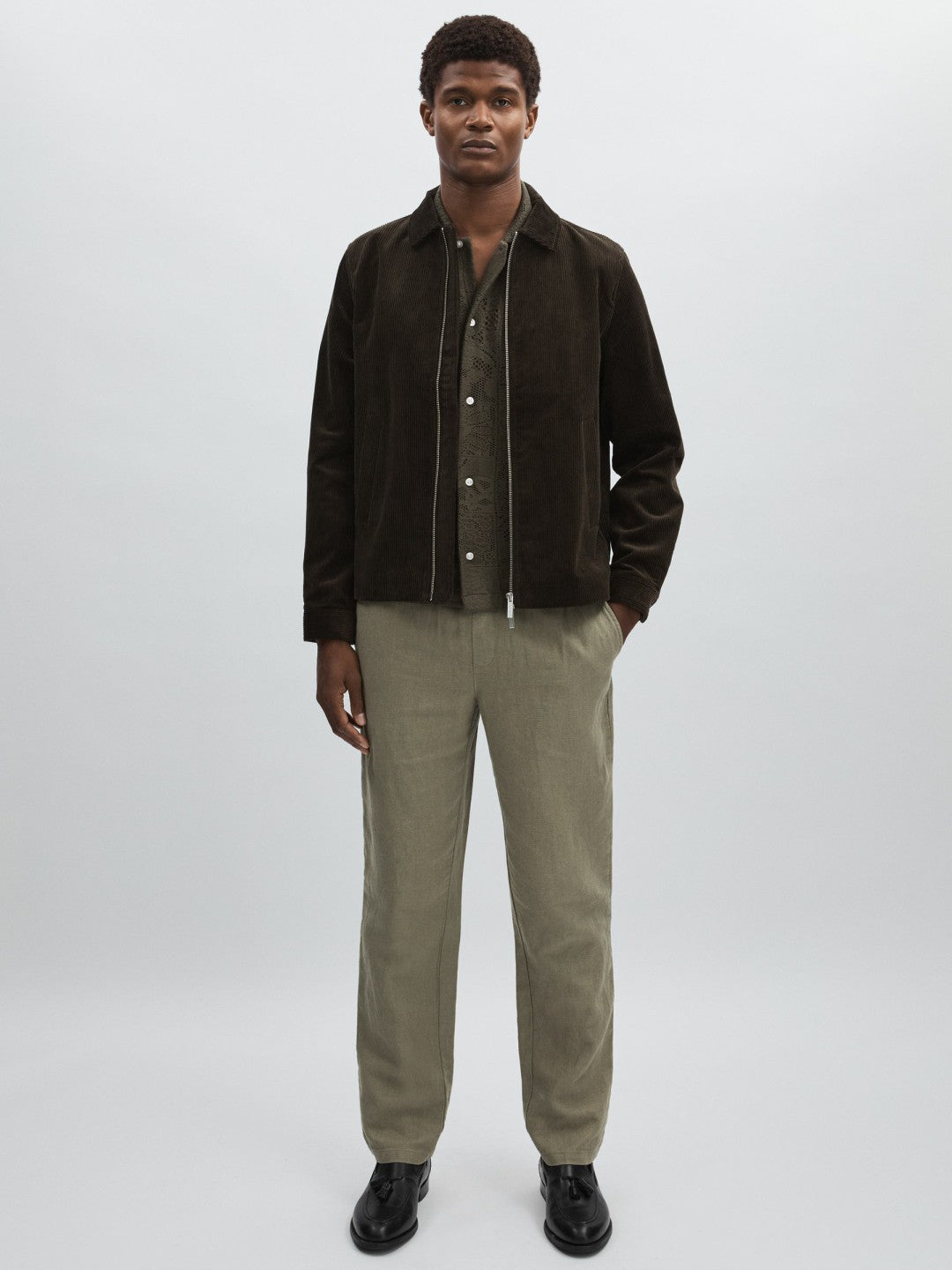 Men Les Deux Drawstring Trousers in Green/Ivory