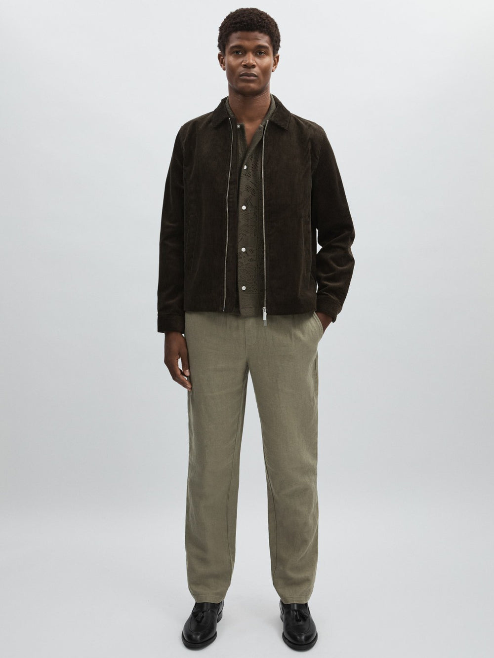Men Les Deux Drawstring Trousers in Green/Ivory