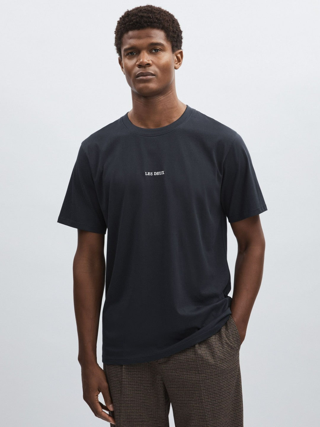 Men Les Deux Cotton Logo T-Shirt in Navy Blue