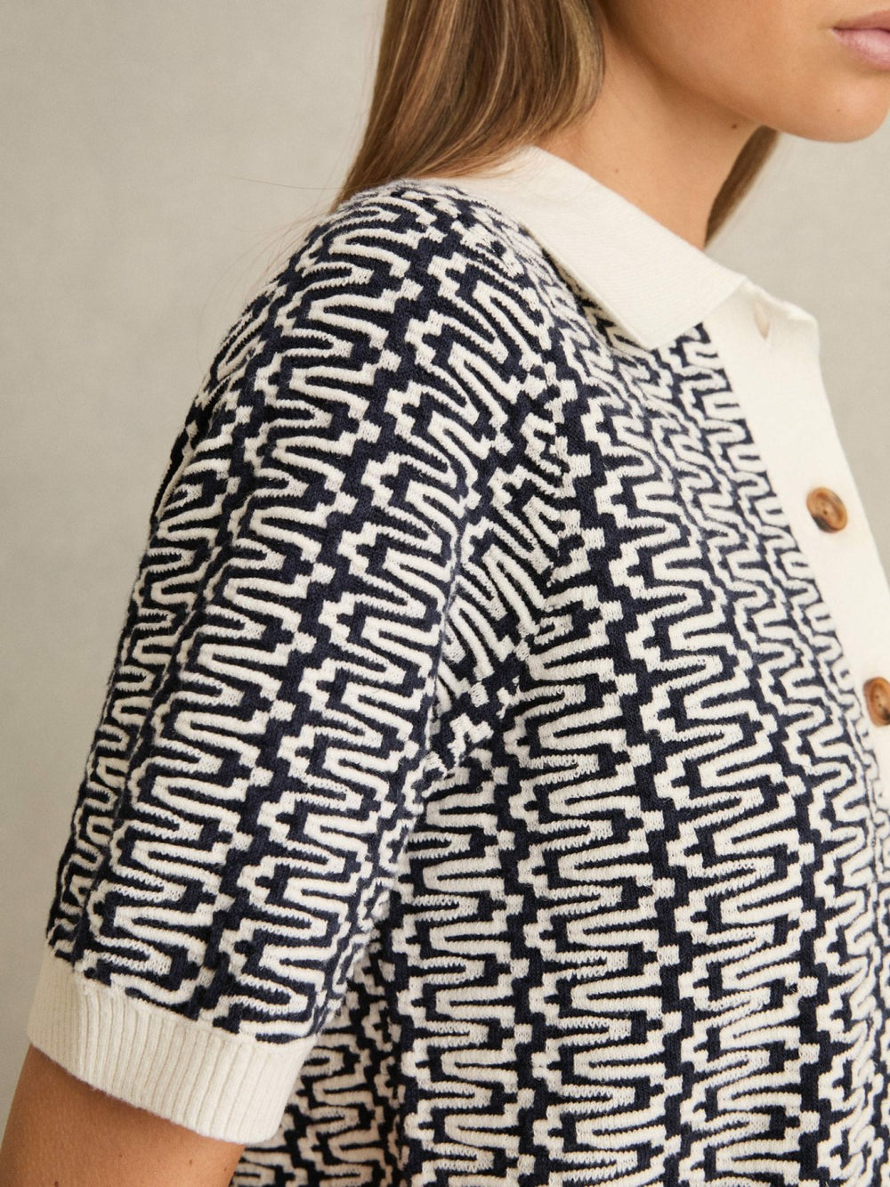 Women Zig-Zag Knit Polo Shirt in Blue/Ivory