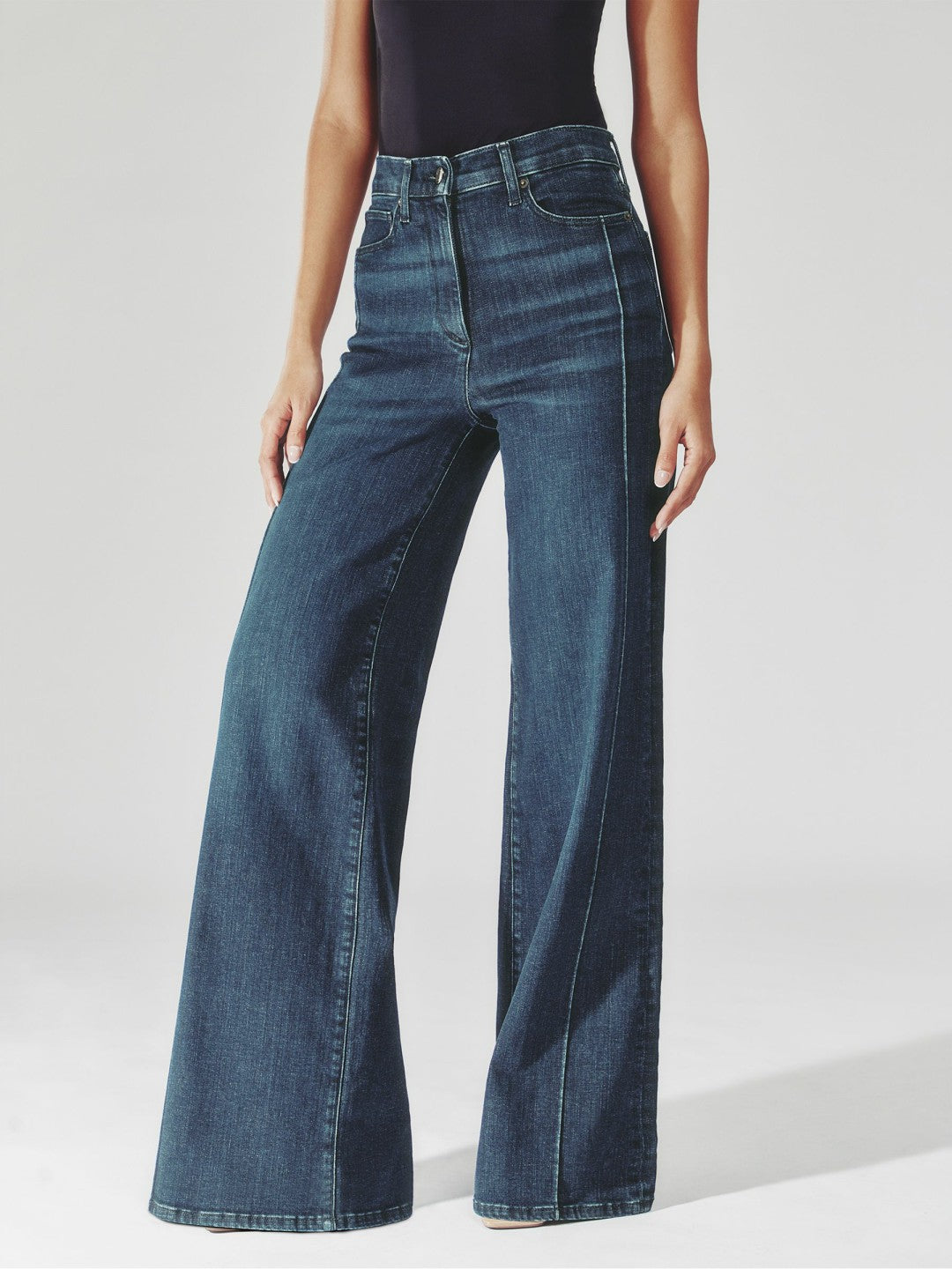 Women Petite Stretch-Cotton Wide-Leg Jeans in Mid Blue