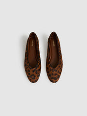 Women Leather Rounded-Point Toe Ballet Flats in Animal