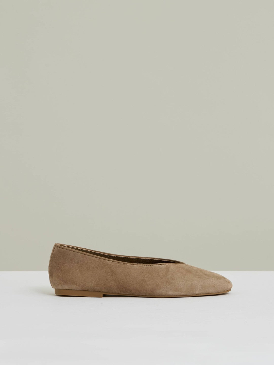Women Leather Rounded-Point Toe Ballet Flats in Taupe
