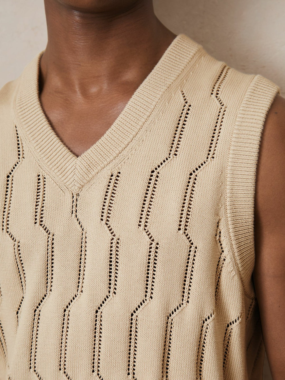 Men | Ché Pointelle V-Neck Vest in Stone