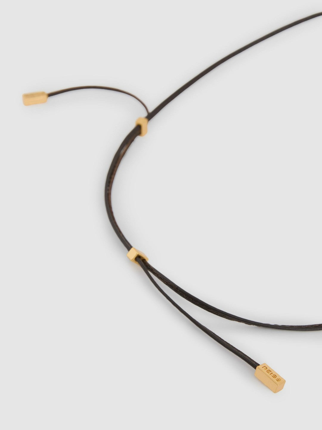 Women Molten Link Pendant Necklace in Gold Tone